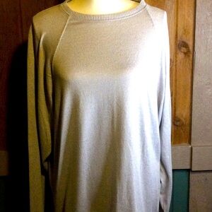 Gilly Hicks tee shirt